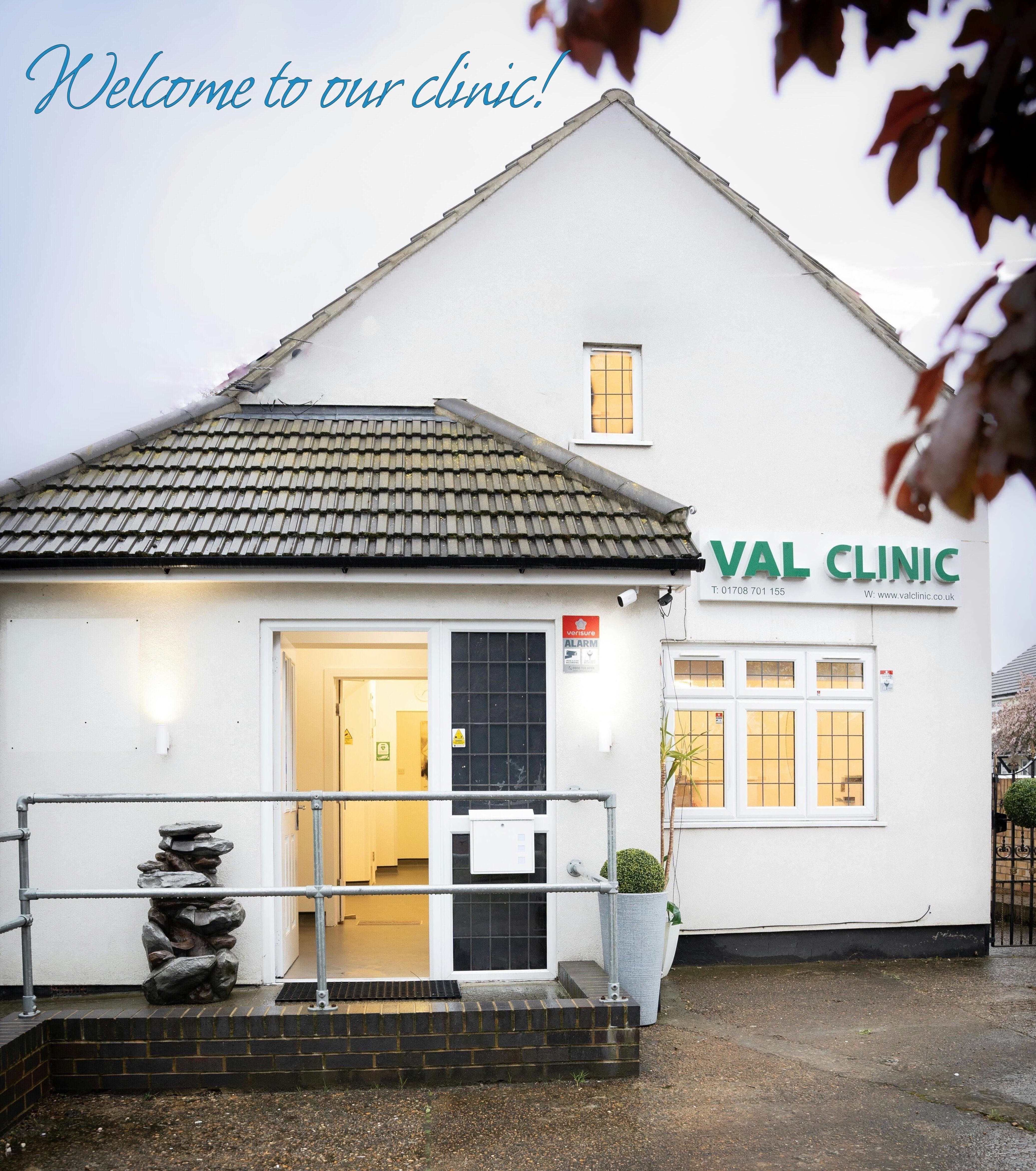 Front view of the entrance of Val-Clinic